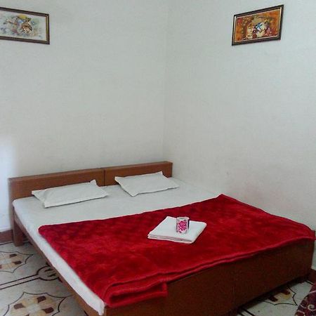 Temple View Guest House Орчха Экстерьер фото